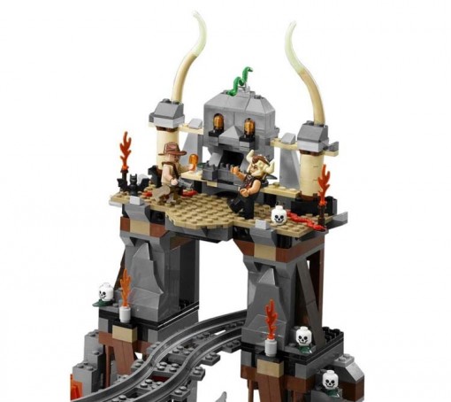 lego-indiana-jones-7199-a